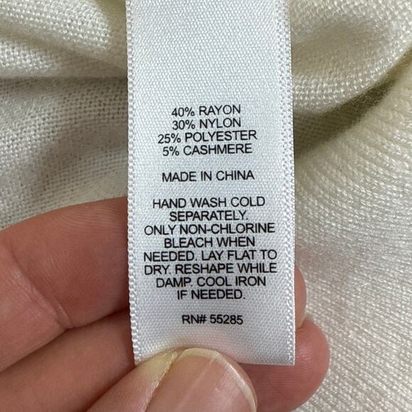 Express White Crew Neck Button Front Cropped Cardigan Women's Size Small - Picture 4 of 8